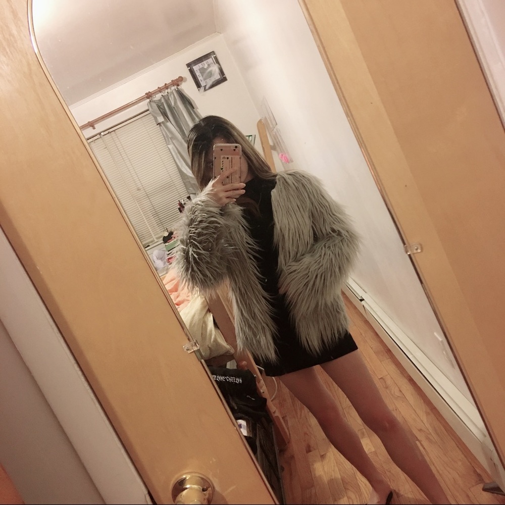 ▫️Gray Fur Coat